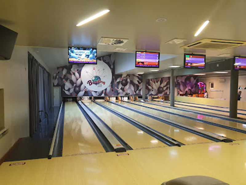 BOWLING CLUB